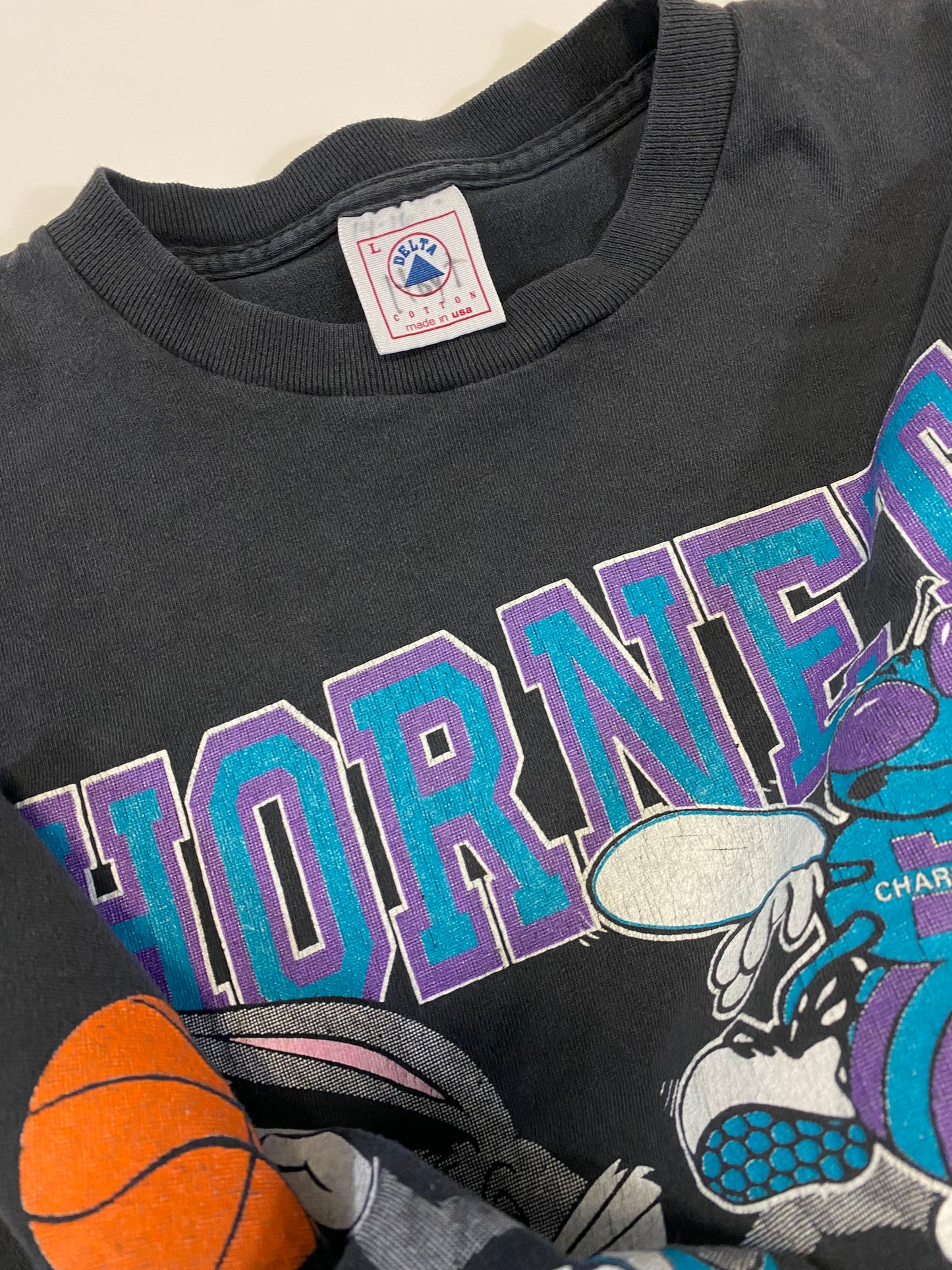 1990’s Looney Tunes Charlotte Hornets Youth T-Shirt L