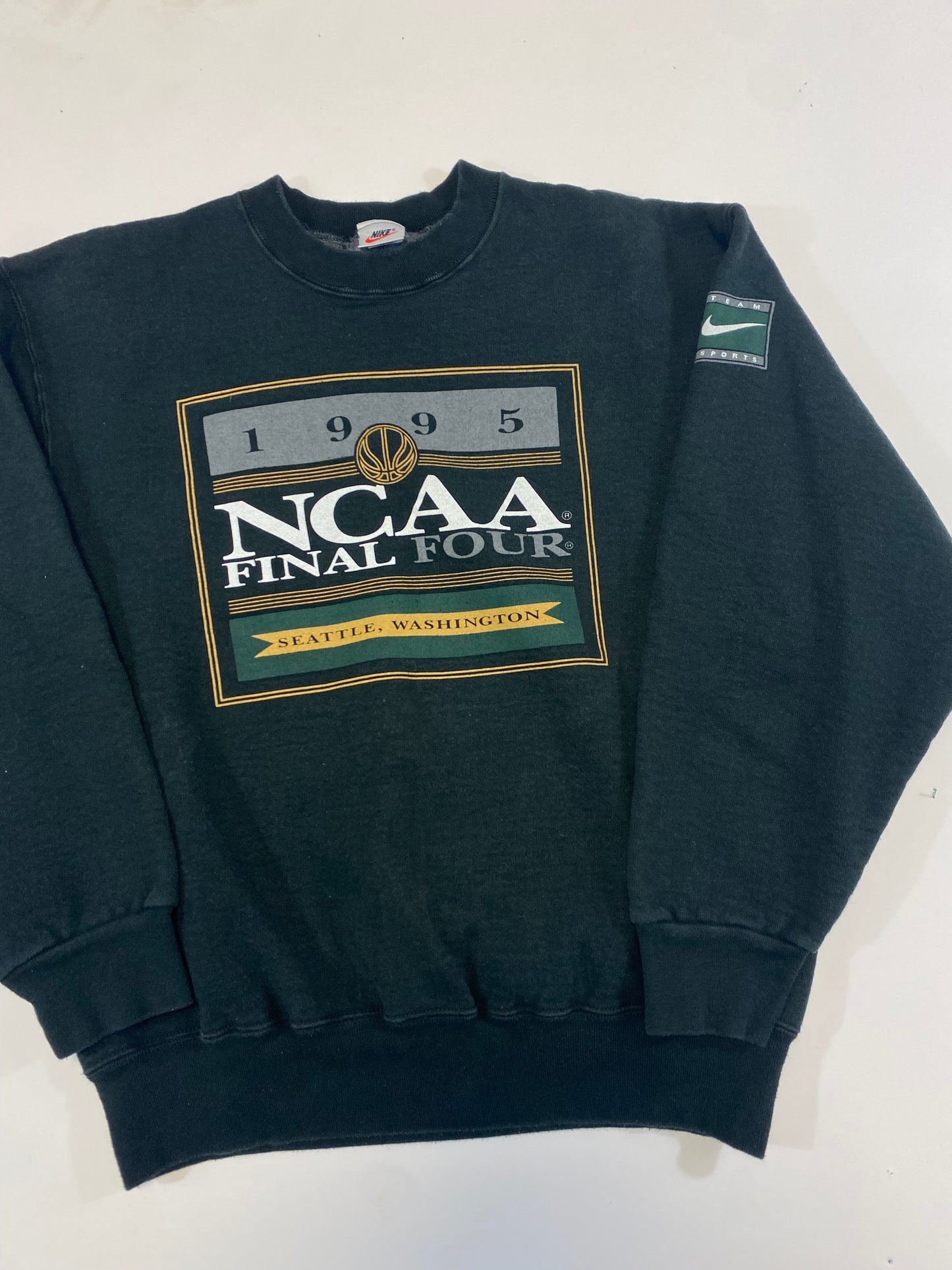 1995 Vintage Nike Final Four Sweatshirt M