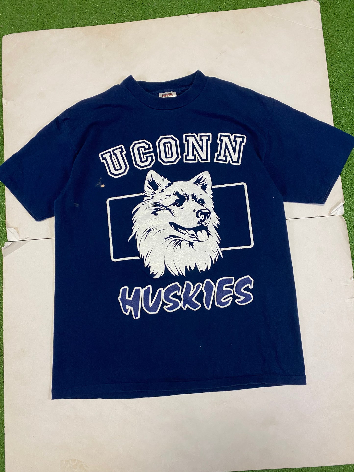 1990’s UConn Huskies T-Shirt