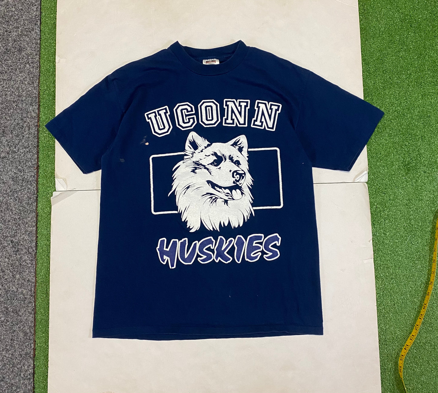 1990’s UConn Huskies T-Shirt