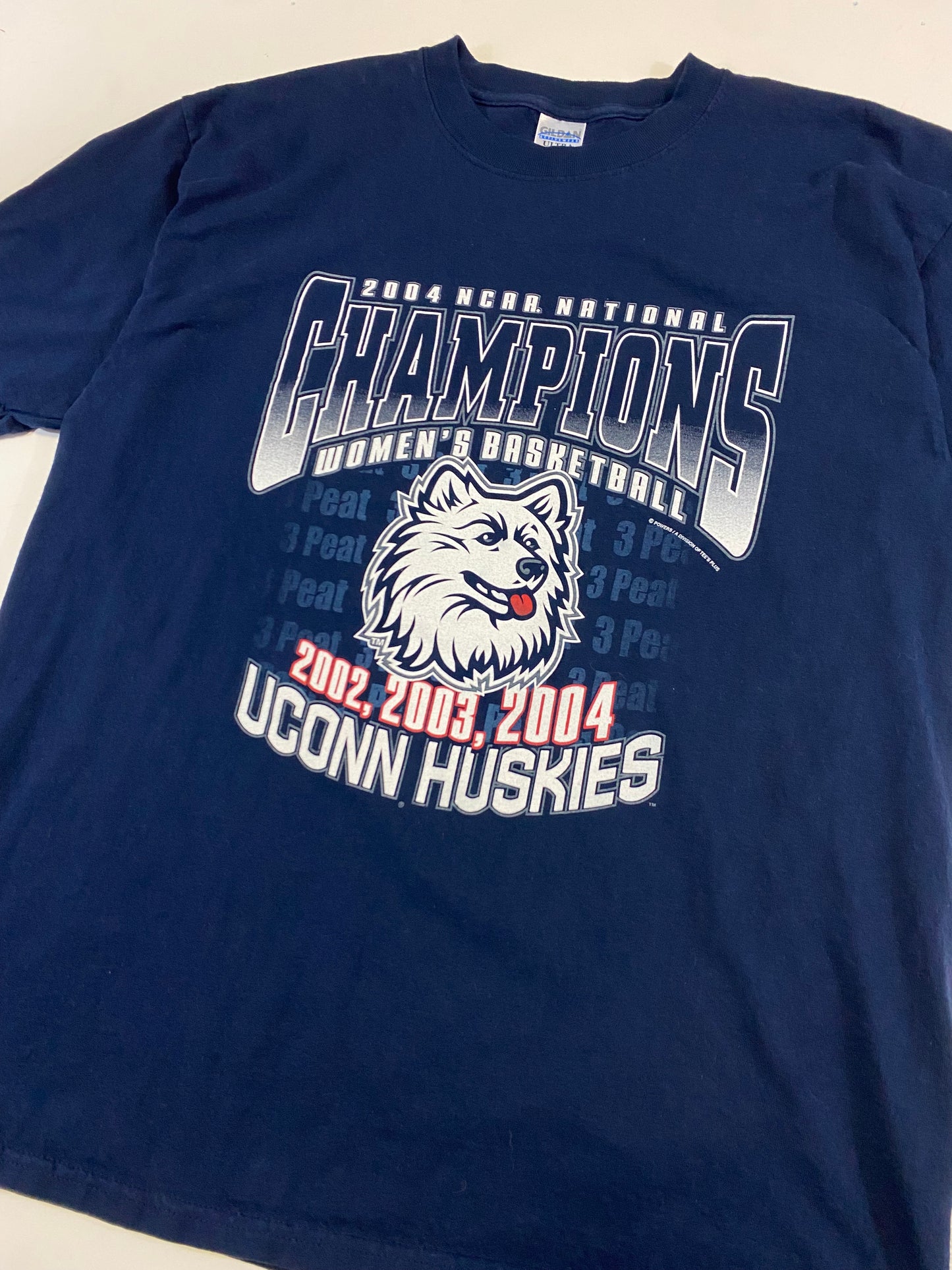 UConn Women’s 2004 3-Peat Basketball T-Shirt XL