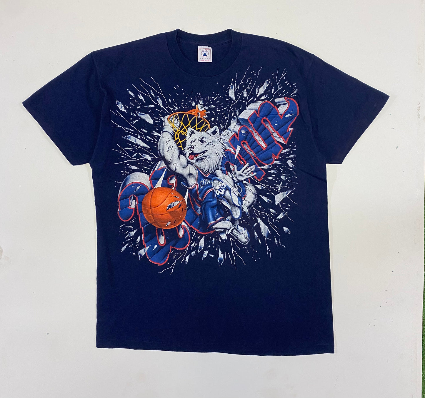 1990’s UConn Huskies Shattered Backboard T-Shirt