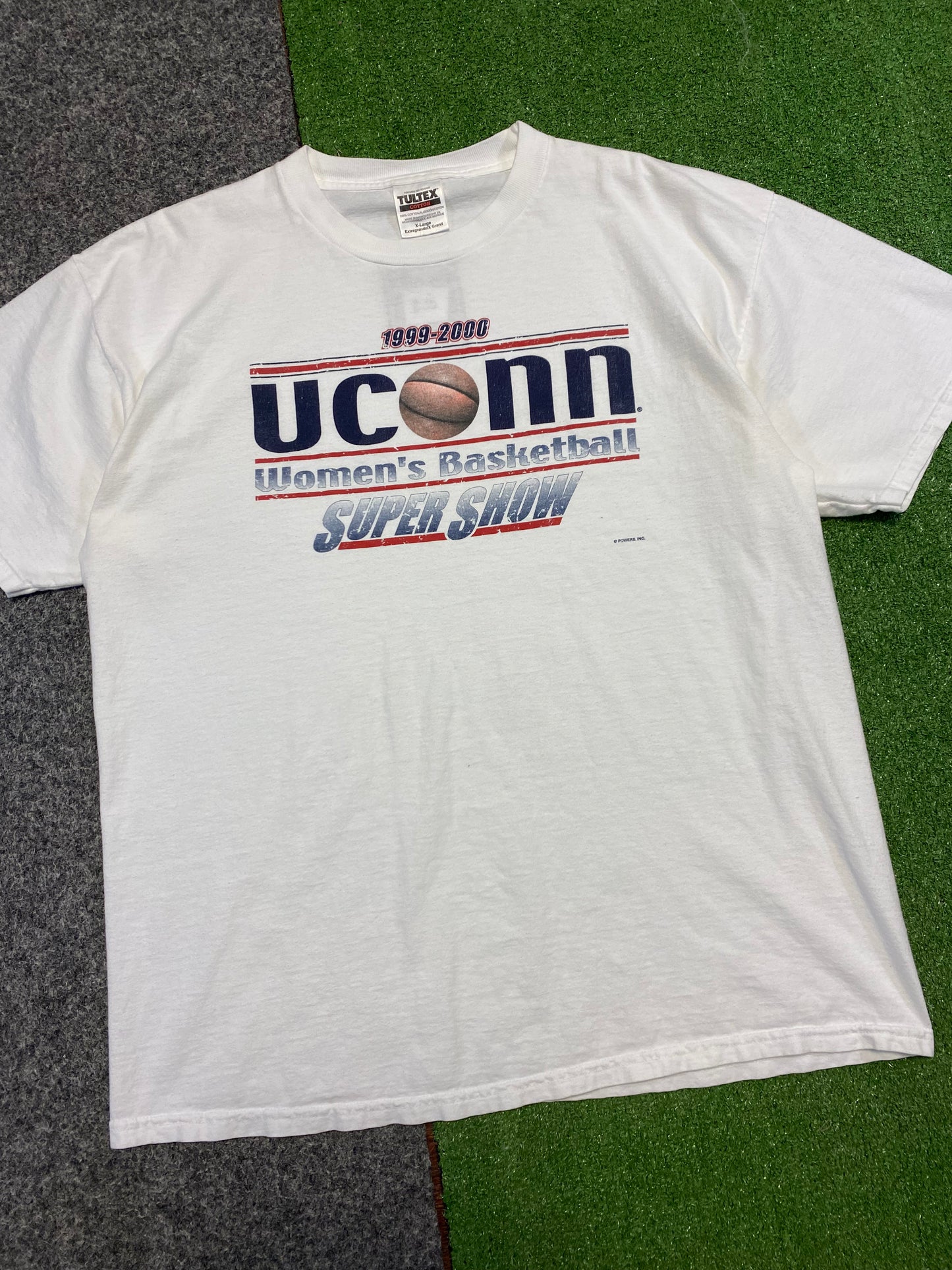 2000 UConn Women’s Basketball Supershow T-Shirt