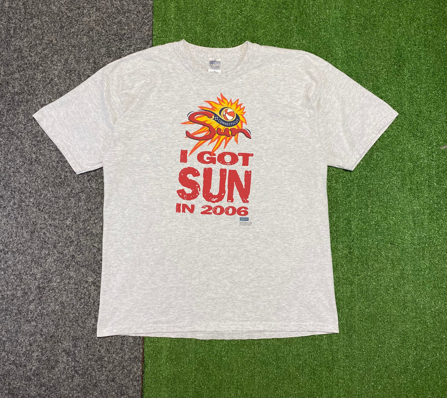 2006 Connecticut Sun WNBA T-Shirt