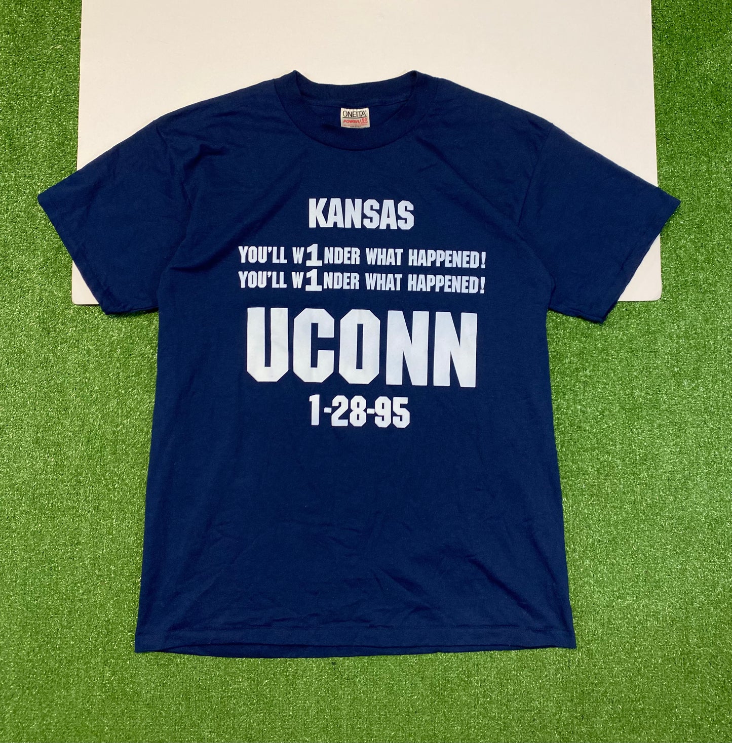1995 UConn Huskies Basketball T-Shirt